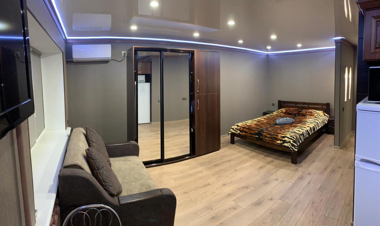 Ferienwohnung Loft-Студио В Самом Центре Николаева Exterior foto
